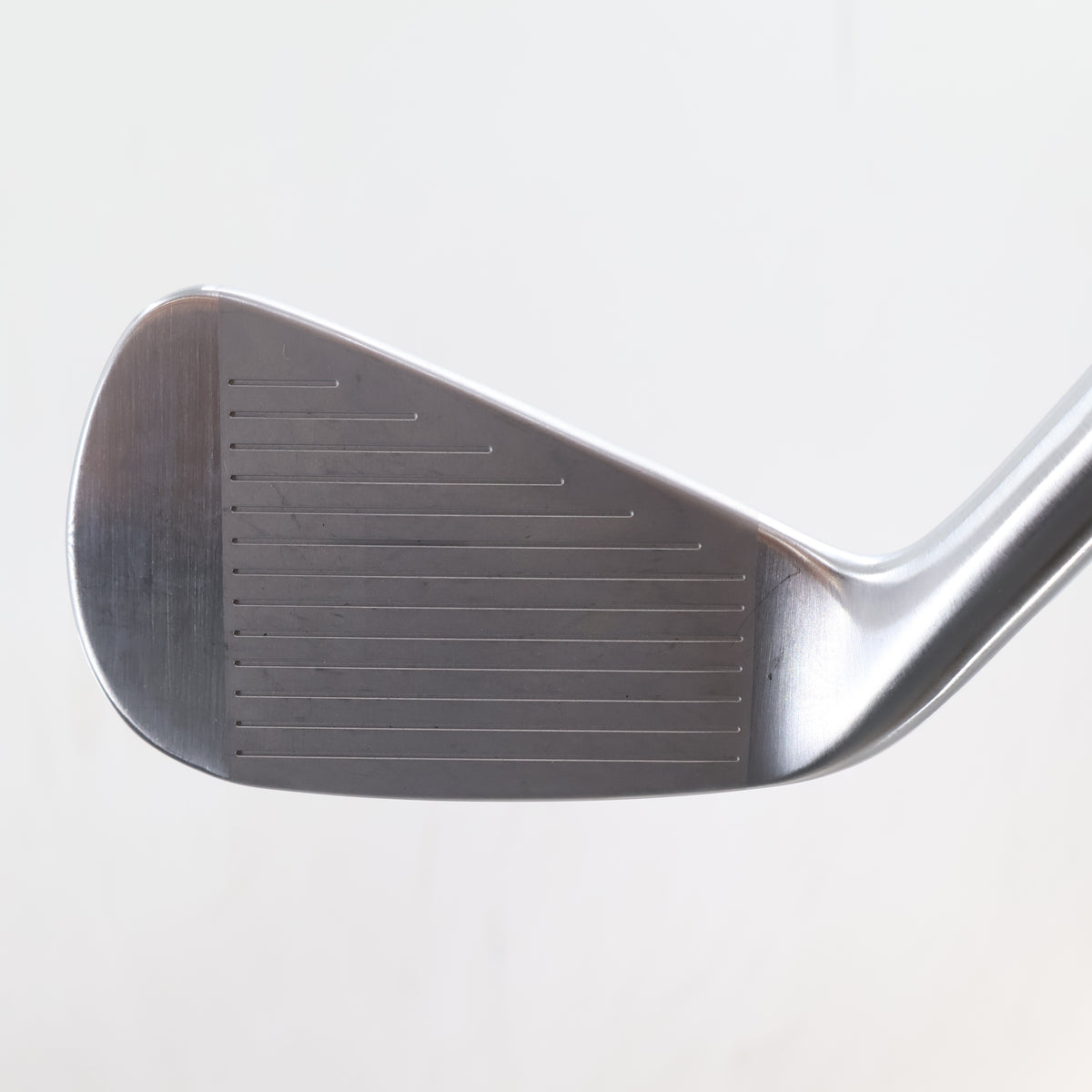 TaylorMade P790 Iron Set 5-P,A Fujikura Axiom 105 Stiff Velocore -1" A-164236