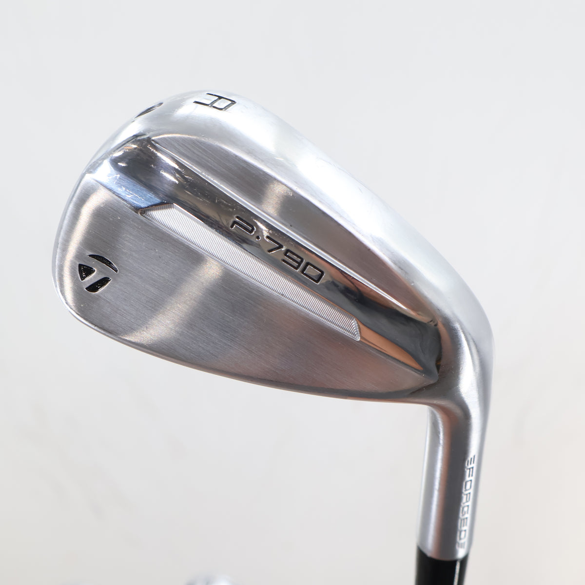 TaylorMade P790 Iron Set 5-P,A Fujikura Axiom 105 Stiff Velocore -1" A-164236