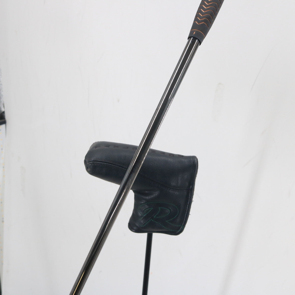 TaylorMade TP Reserve TR-B2TH Blade Putter 33 Inches 33" Black Steel RH S-160073