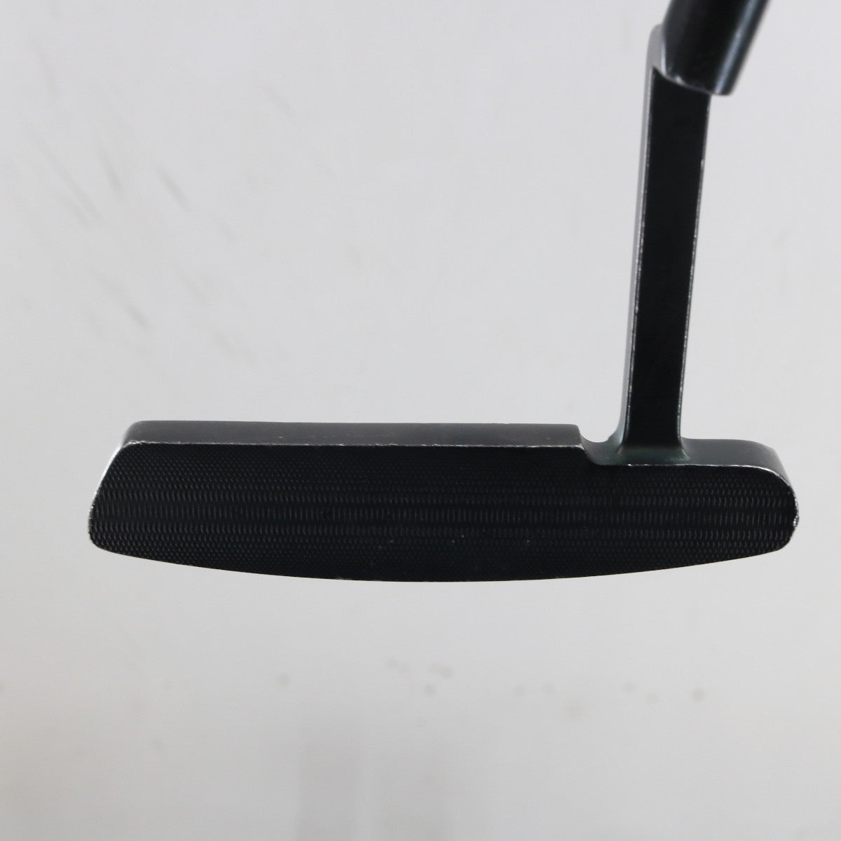 Cleveland Classic Collection Black Platinum Belly Putter 39 Inch 39" RH S-162612